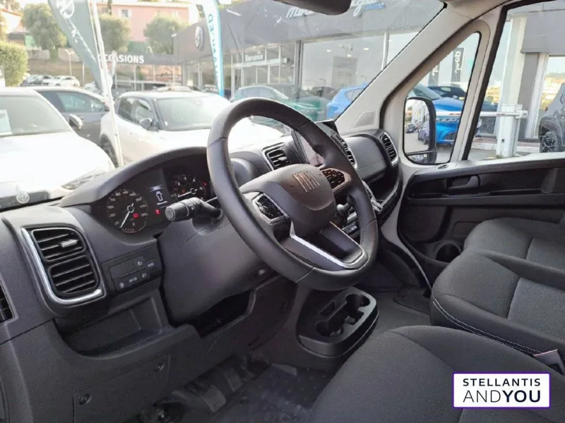 Image secondaire du véhicule 13