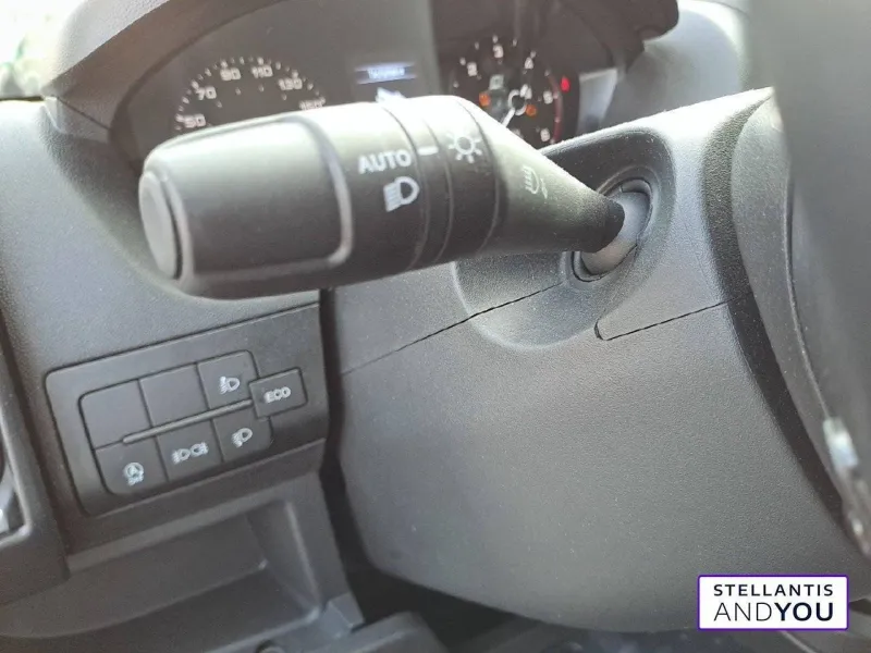 Image secondaire du véhicule 24