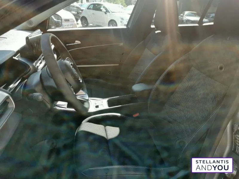 Image secondaire du véhicule 10