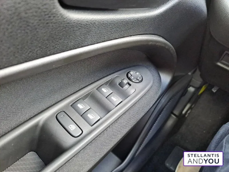 Image secondaire du véhicule 19