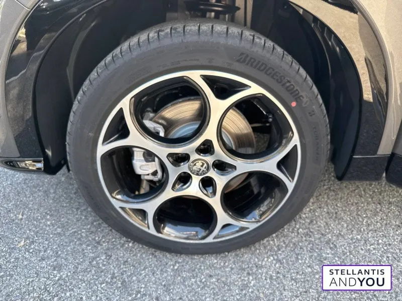 Image secondaire du véhicule 12