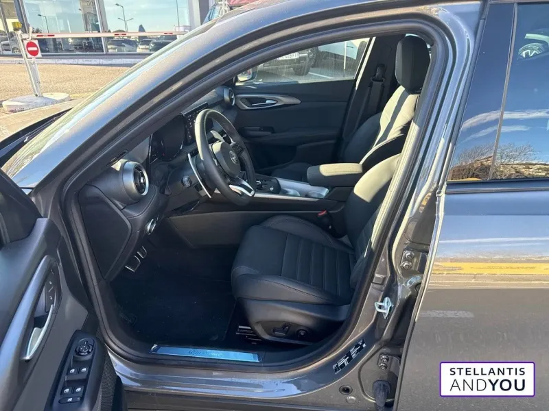 Image secondaire du véhicule 10