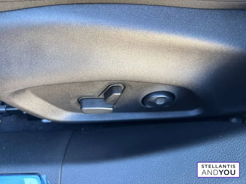 Image secondaire du véhicule 23