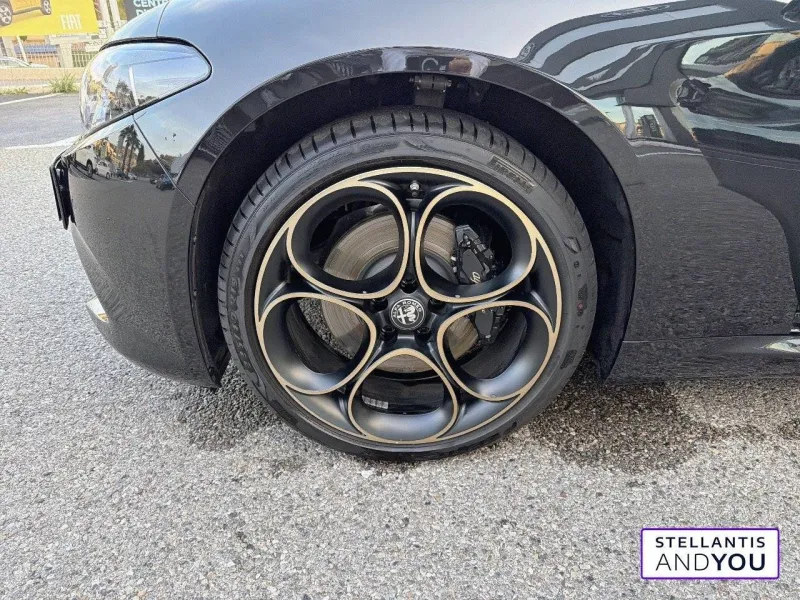 Image secondaire du véhicule 12