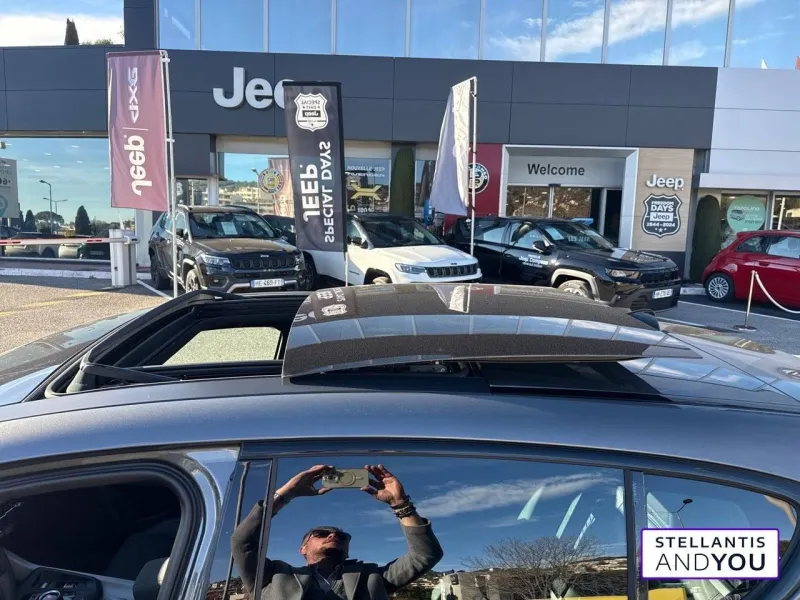 Image secondaire du véhicule 24