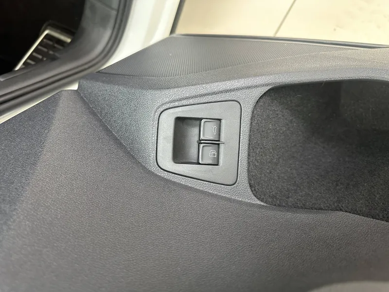 Image secondaire du véhicule 11