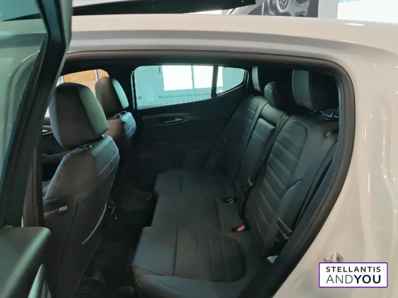 Image secondaire du véhicule 11