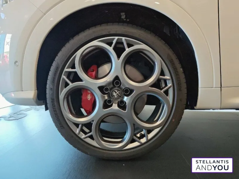 Image secondaire du véhicule 12