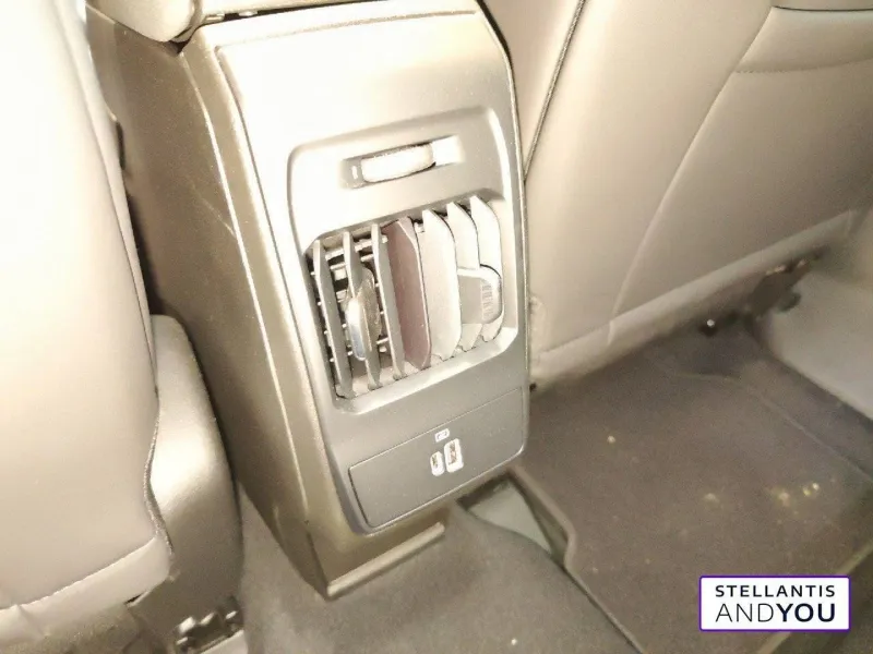 Image secondaire du véhicule 18