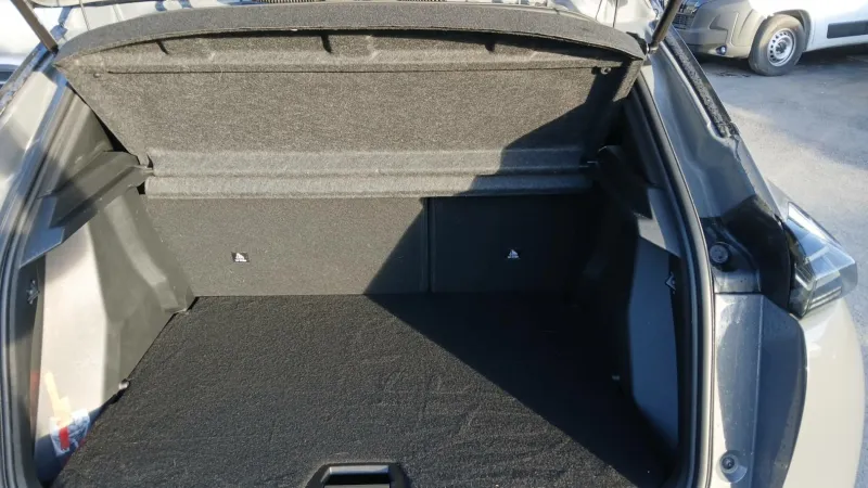 Image secondaire du véhicule 10