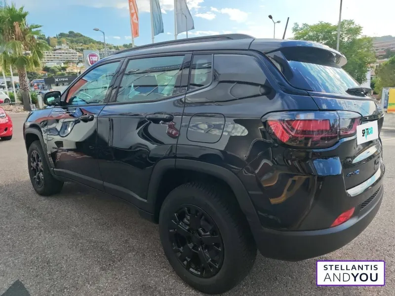 Image secondaire du véhicule 8