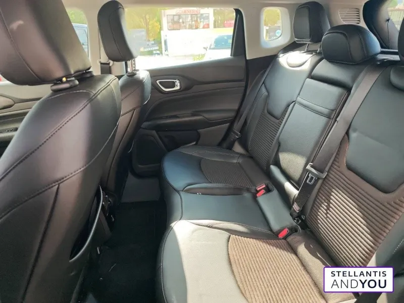 Image secondaire du véhicule 11