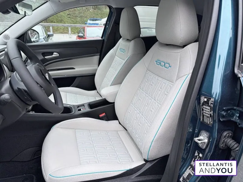 Image secondaire du véhicule 10