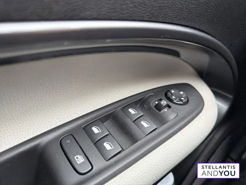 Image secondaire du véhicule 16