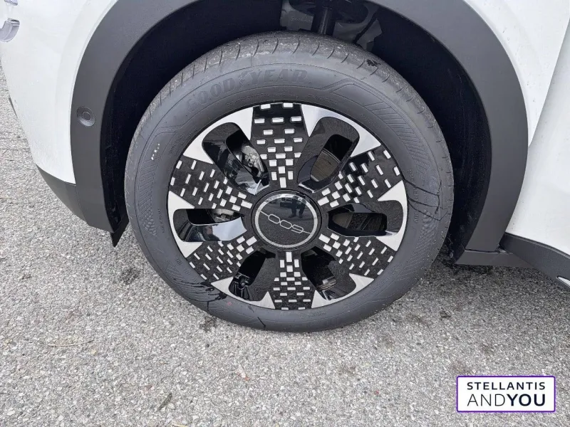 Image secondaire du véhicule 12