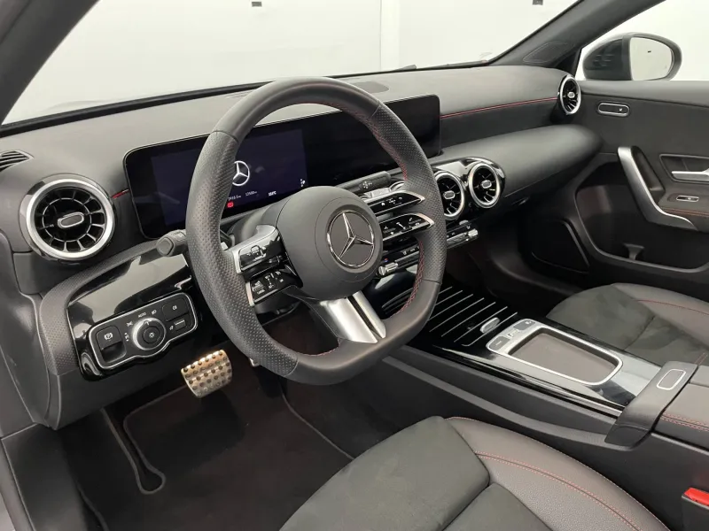 Image secondaire du véhicule 31