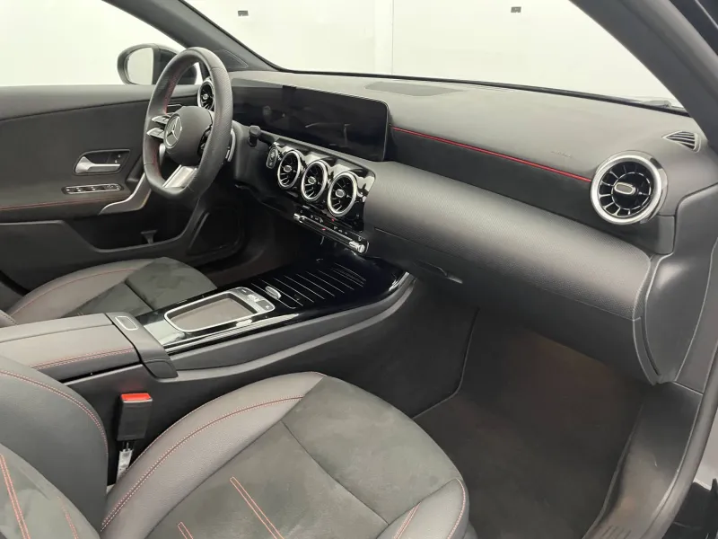 Image secondaire du véhicule 32