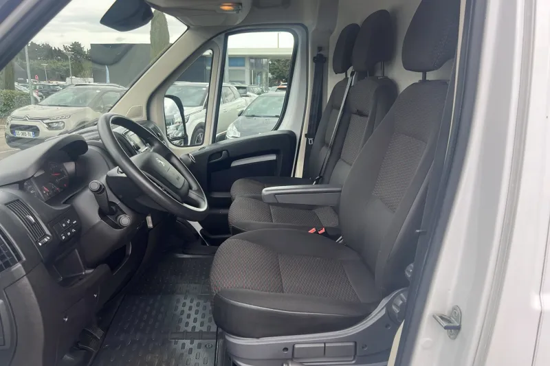 Image secondaire du véhicule 11