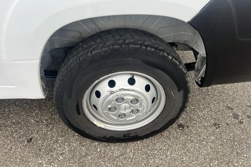 Image secondaire du véhicule 12