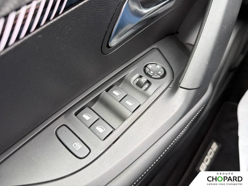 Image secondaire du véhicule 23