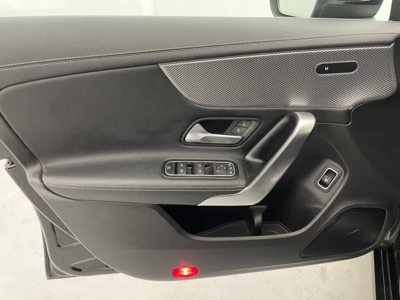 Image secondaire du véhicule 30