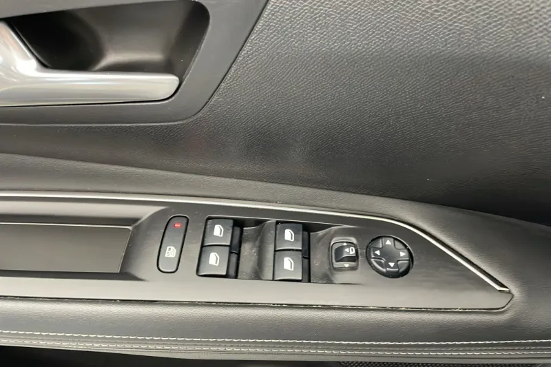 Image secondaire du véhicule 23