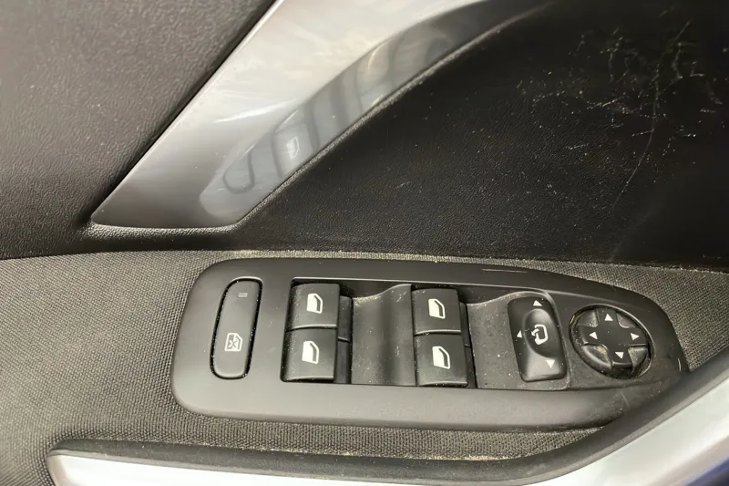 Image secondaire du véhicule 19