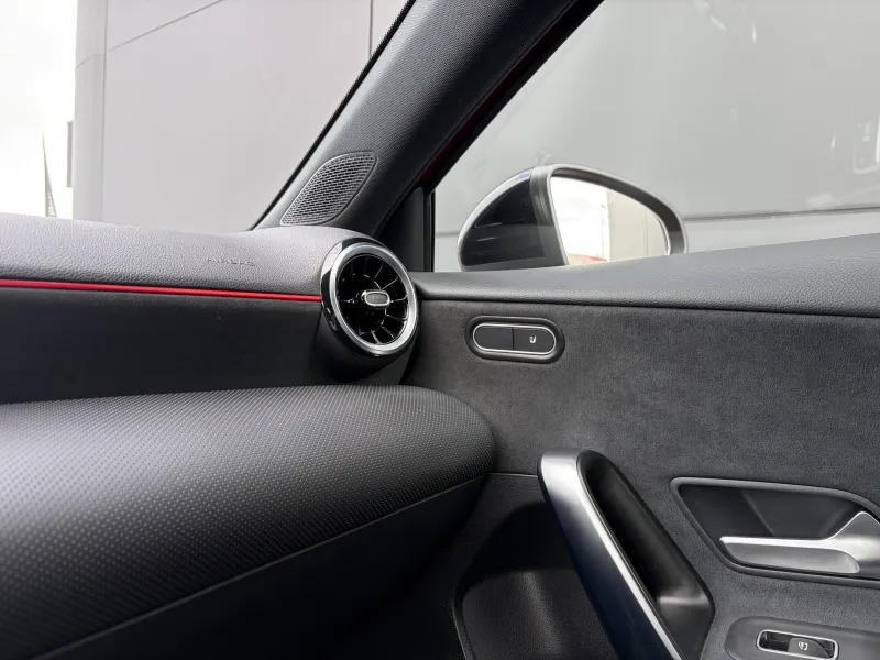 Image secondaire du véhicule 18