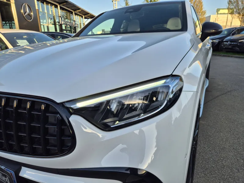 Image secondaire du véhicule 4