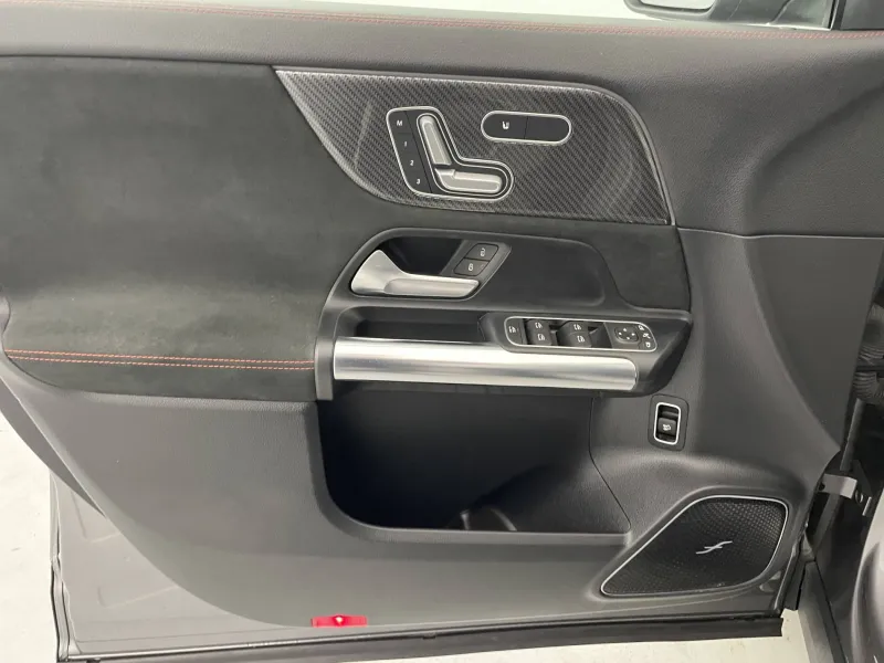 Image secondaire du véhicule 33