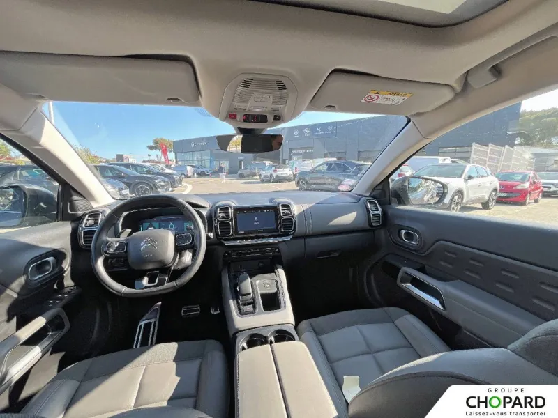 Image secondaire du véhicule 9