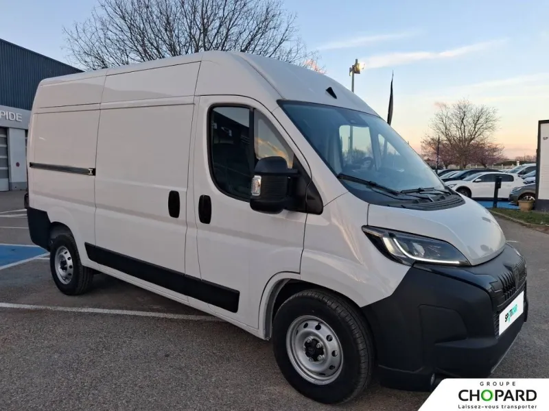 Image secondaire du véhicule 4