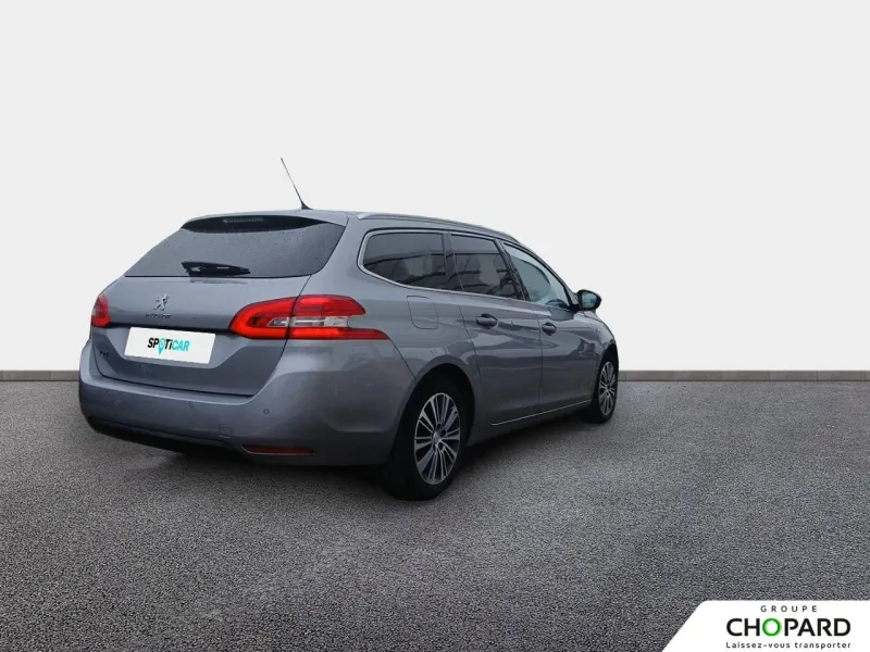 Image secondaire du véhicule 9