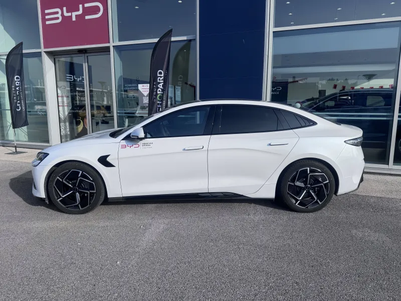 Image secondaire du véhicule 4