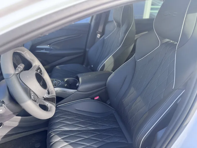 Image secondaire du véhicule 9