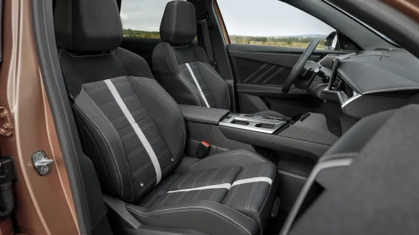 Opel Grandland 2024 : sièges avant