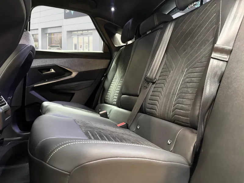 Image secondaire du véhicule 10