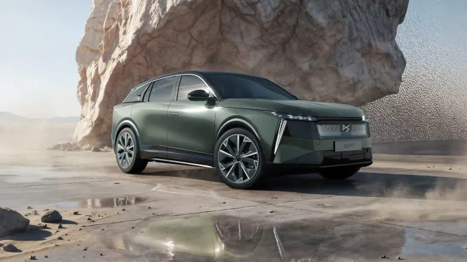 DS N°7 : 3/4 avant devant une falaise