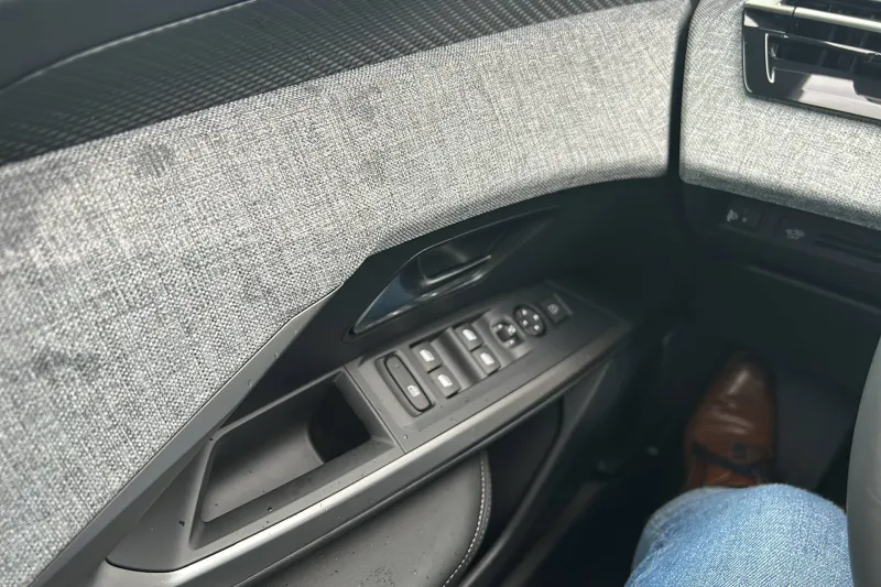 Image secondaire du véhicule 6