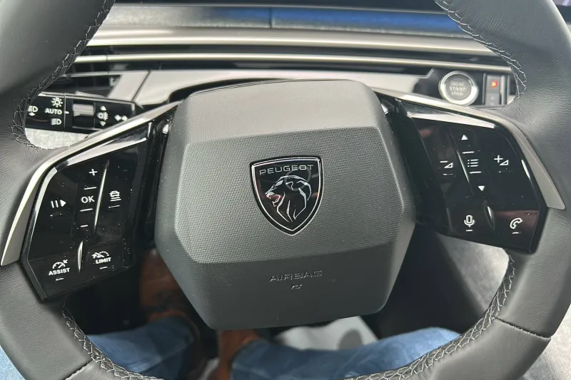 Image secondaire du véhicule 9