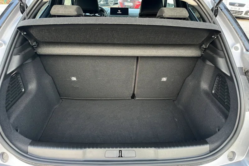 Image secondaire du véhicule 10