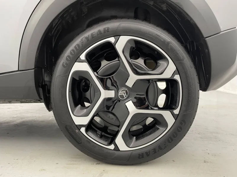 Image secondaire du véhicule 9