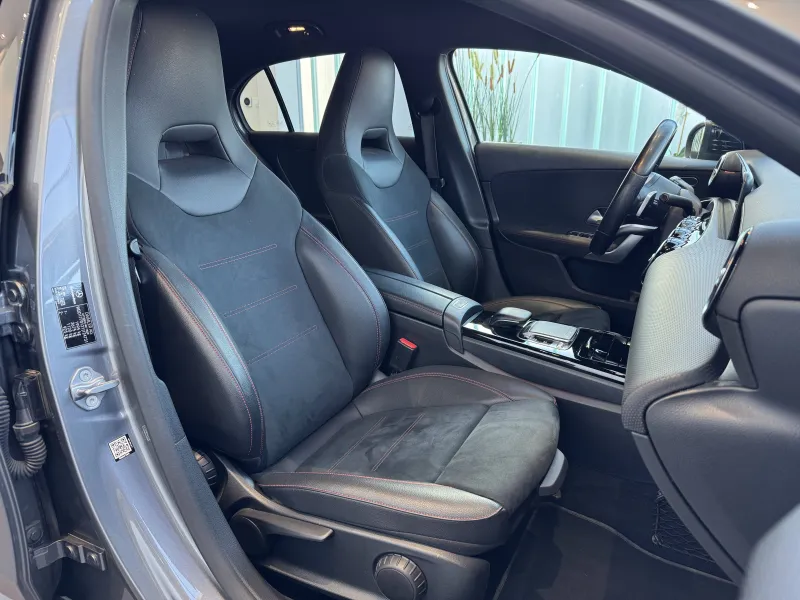 Image secondaire du véhicule 10