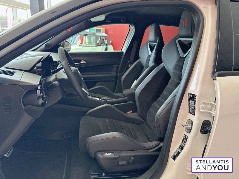 Image secondaire du véhicule 10