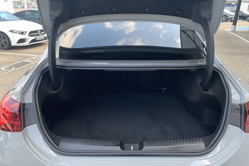 Image secondaire du véhicule 10