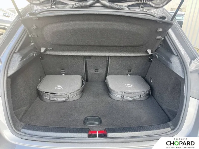 Image secondaire du véhicule 9