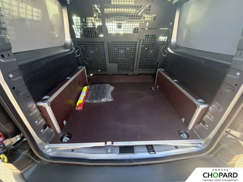 Image secondaire du véhicule 9