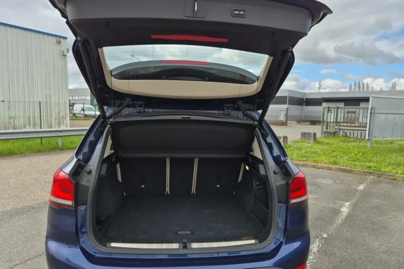 Image secondaire du véhicule 10