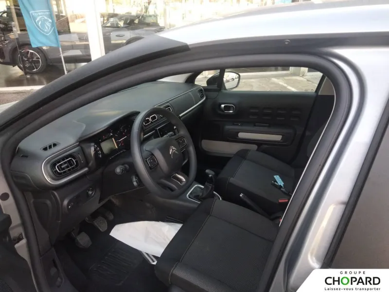 Image secondaire du véhicule 10