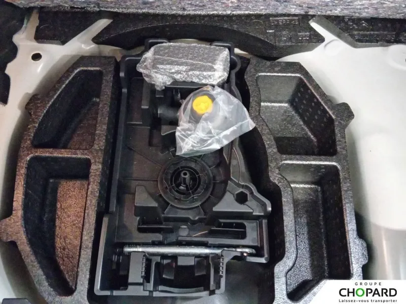 Image secondaire du véhicule 4